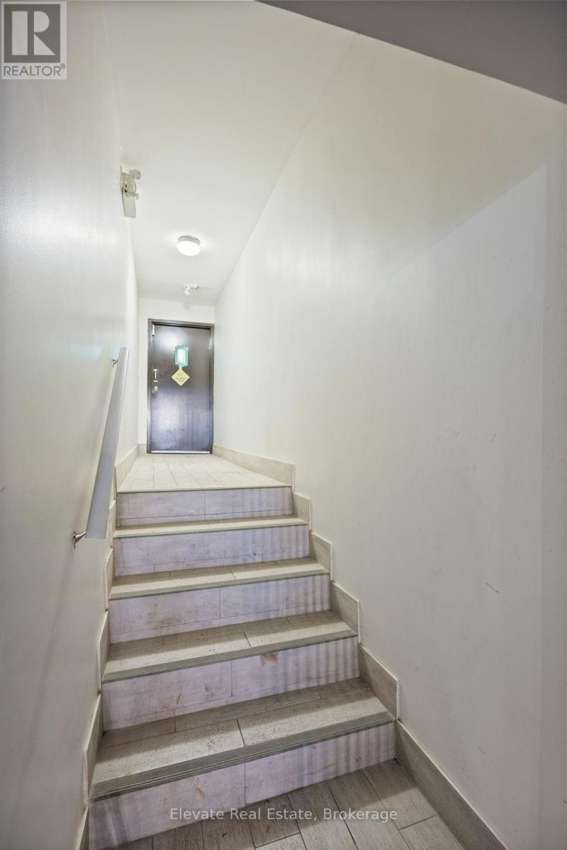 904 Bloor Street W, Toronto, Ontario  M6H 1L1 - Photo 16 - W12153559