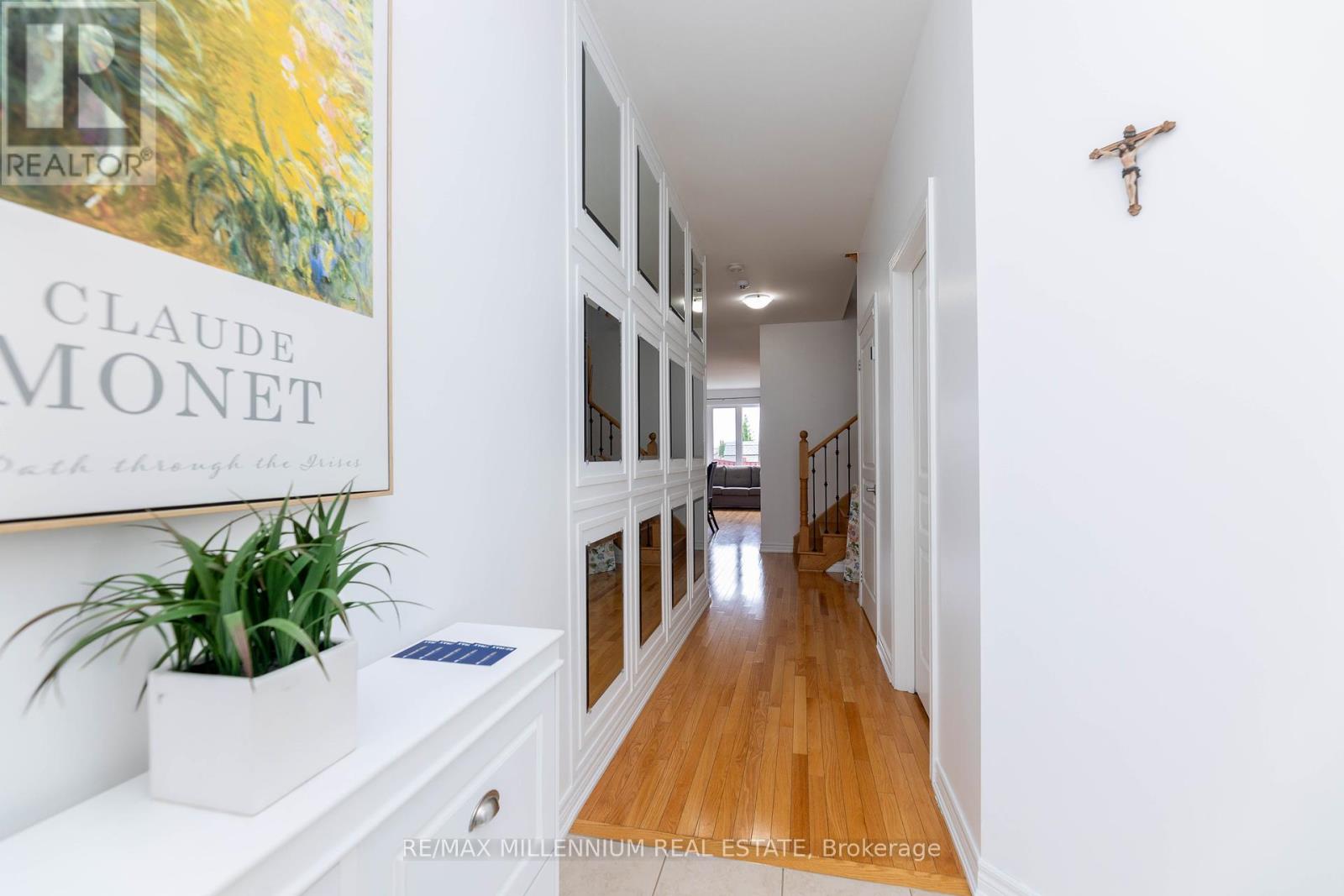 Property at 9 PENDULUM CIRCLE image 3
