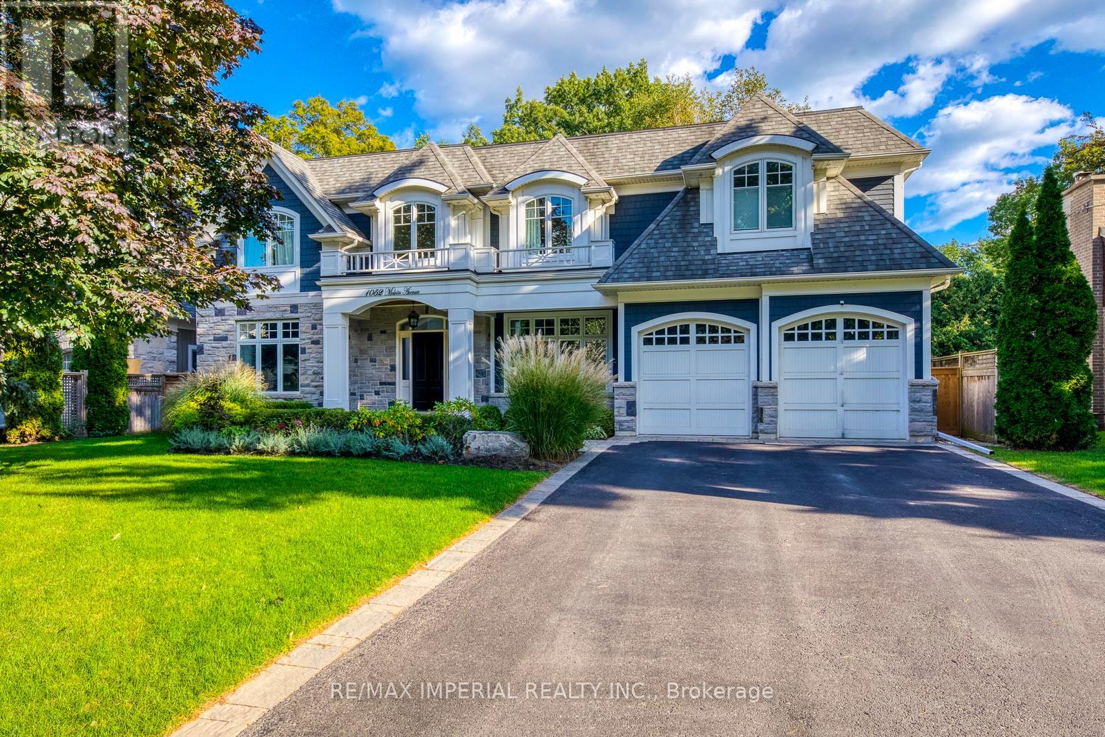 1052 Melvin Avenue, Oakville, Ontario  L6J 2V9 - Photo 1 - W12153574