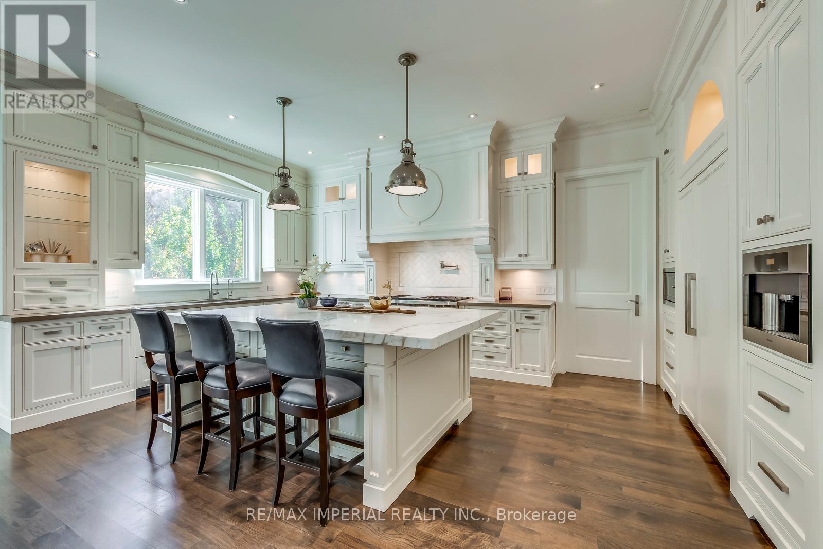 1052 Melvin Avenue, Oakville, Ontario  L6J 2V9 - Photo 17 - W12153574