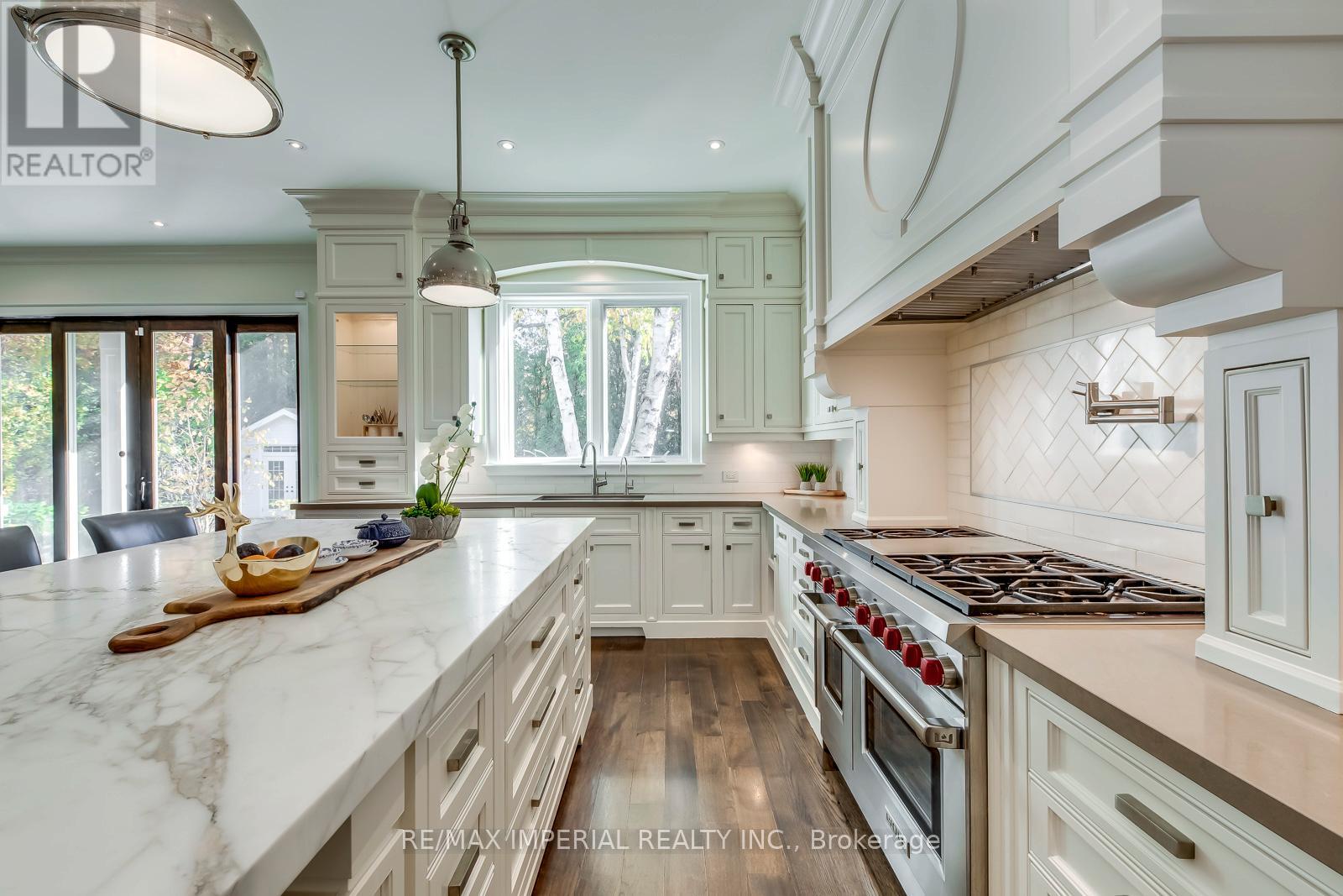 1052 Melvin Avenue, Oakville, Ontario  L6J 2V9 - Photo 18 - W12153574