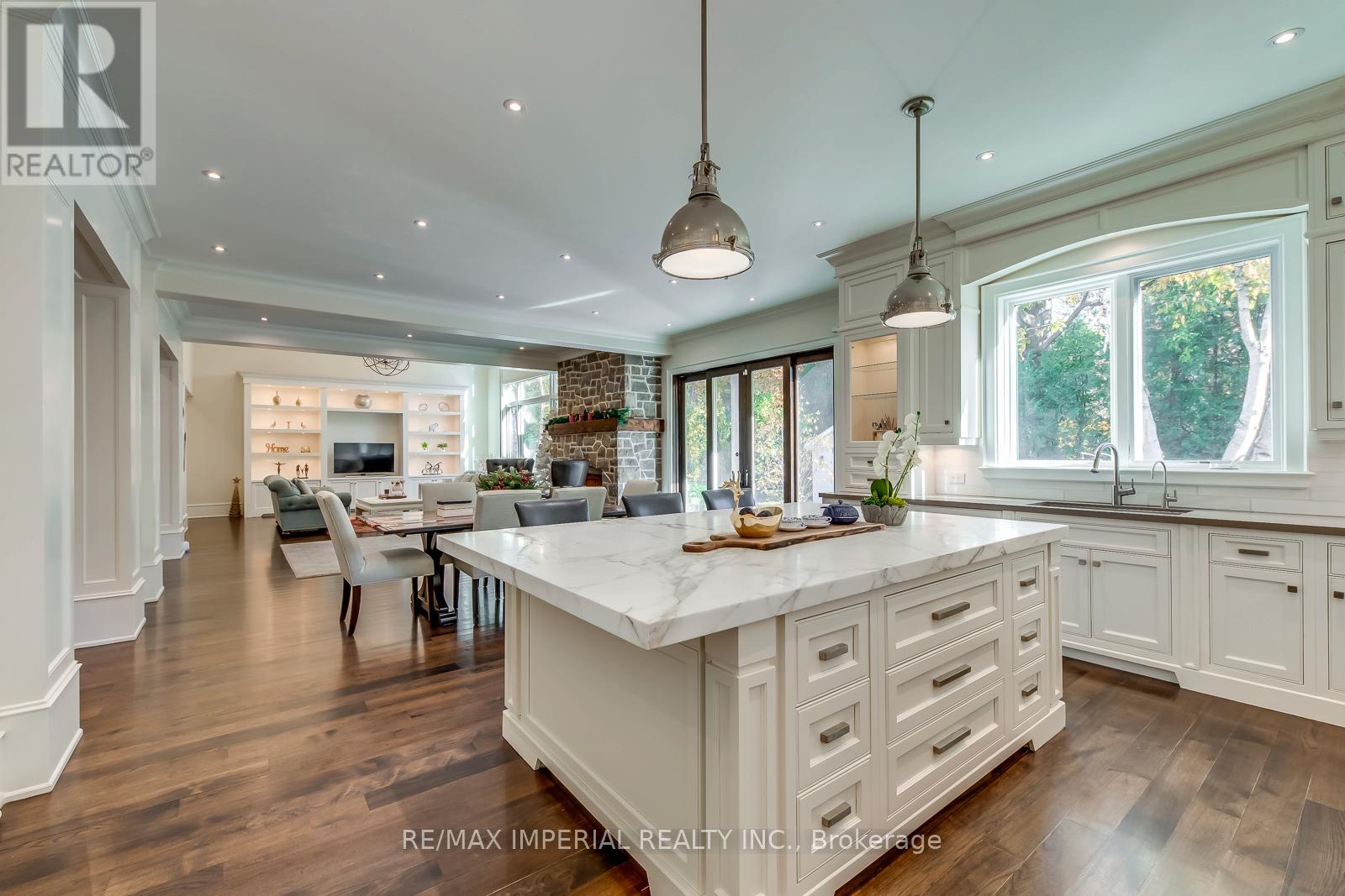 1052 Melvin Avenue, Oakville, Ontario  L6J 2V9 - Photo 19 - W12153574