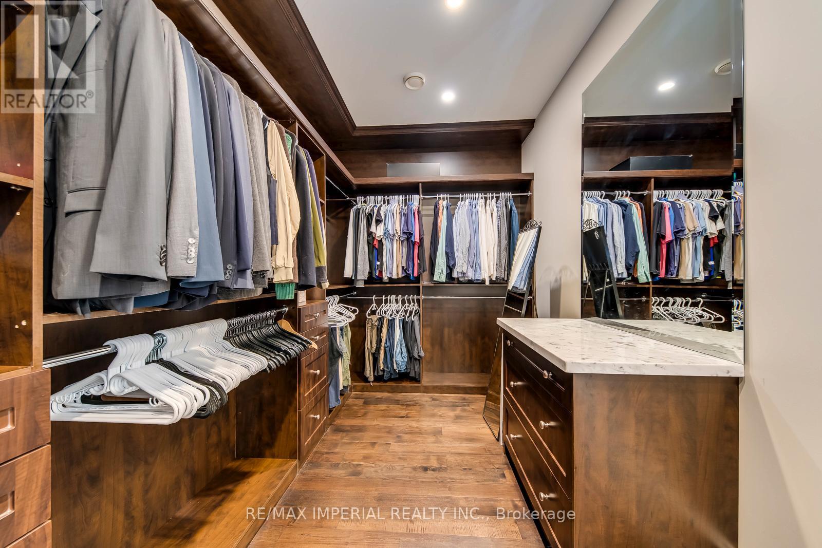 1052 Melvin Avenue, Oakville, Ontario  L6J 2V9 - Photo 28 - W12153574