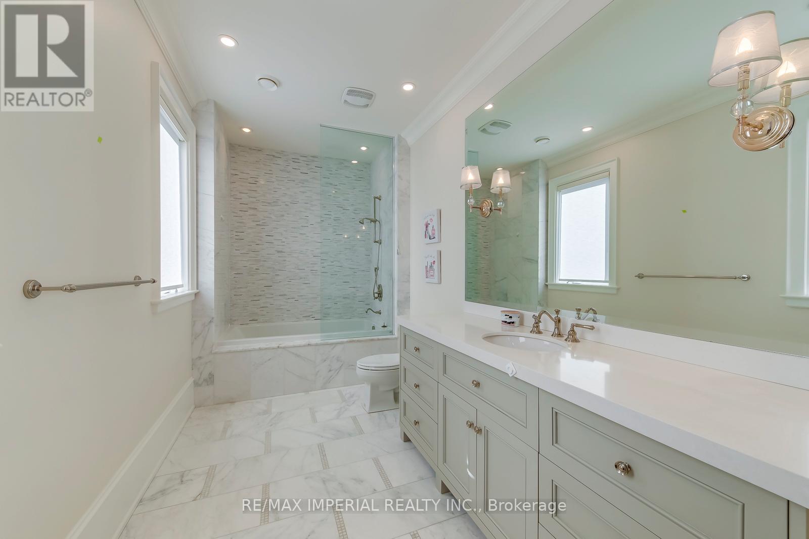 1052 Melvin Avenue, Oakville, Ontario  L6J 2V9 - Photo 31 - W12153574