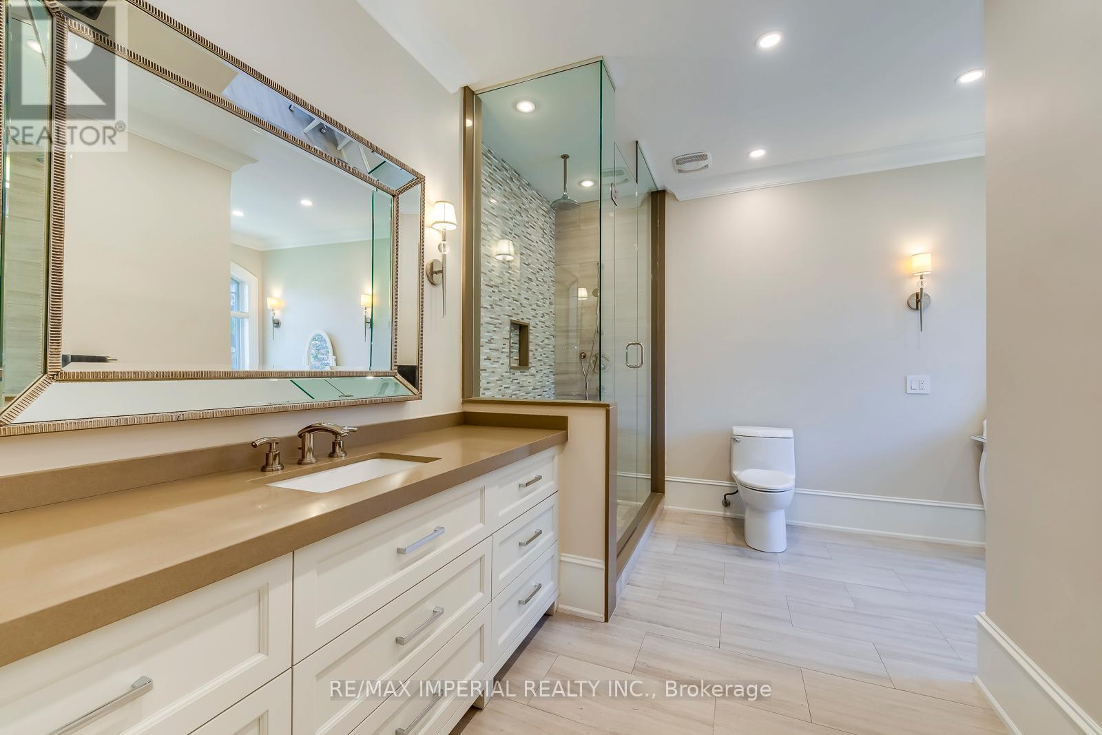 1052 Melvin Avenue, Oakville, Ontario  L6J 2V9 - Photo 33 - W12153574