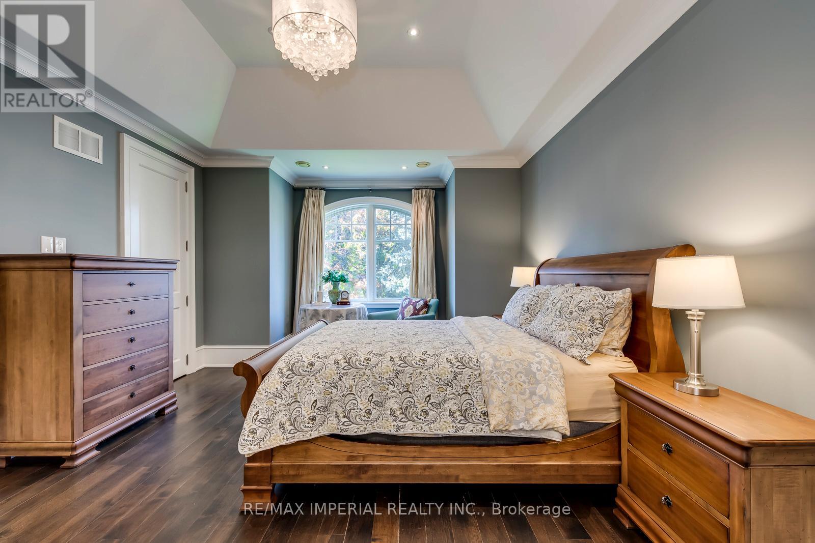 1052 Melvin Avenue, Oakville, Ontario  L6J 2V9 - Photo 35 - W12153574