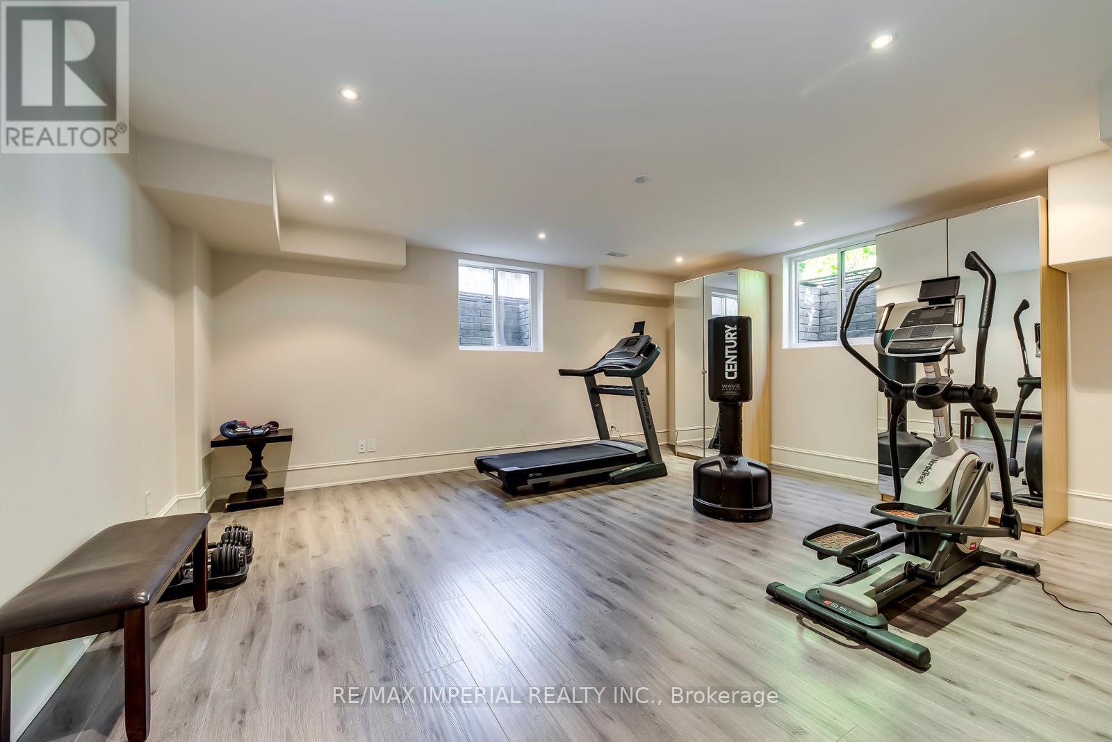 1052 Melvin Avenue, Oakville, Ontario  L6J 2V9 - Photo 41 - W12153574
