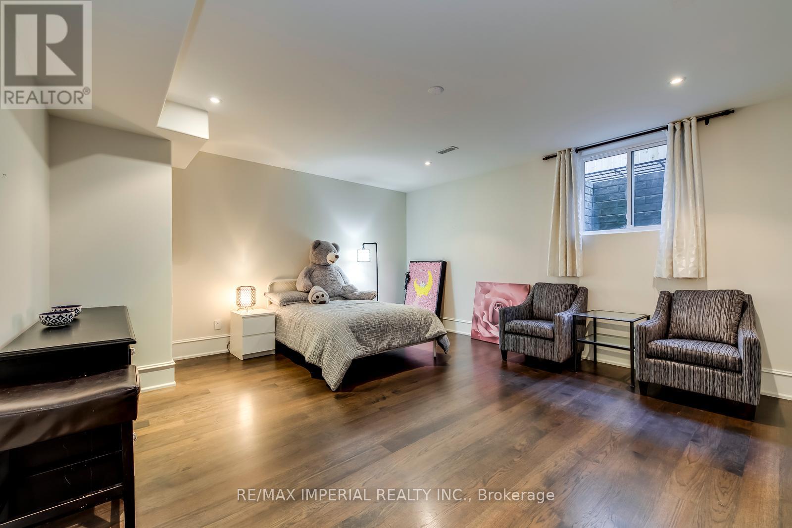1052 Melvin Avenue, Oakville, Ontario  L6J 2V9 - Photo 42 - W12153574