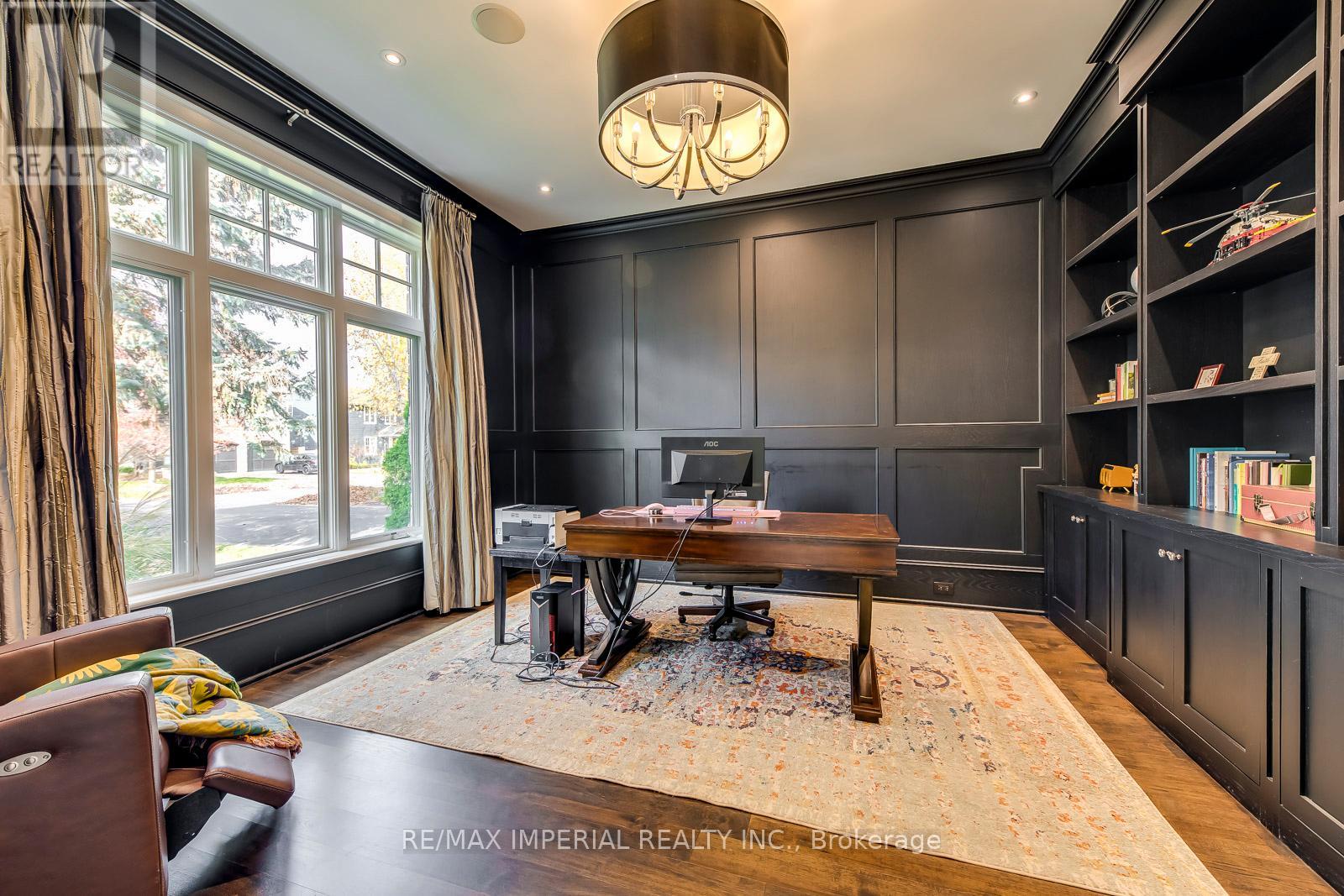 1052 Melvin Avenue, Oakville, Ontario  L6J 2V9 - Photo 9 - W12153574