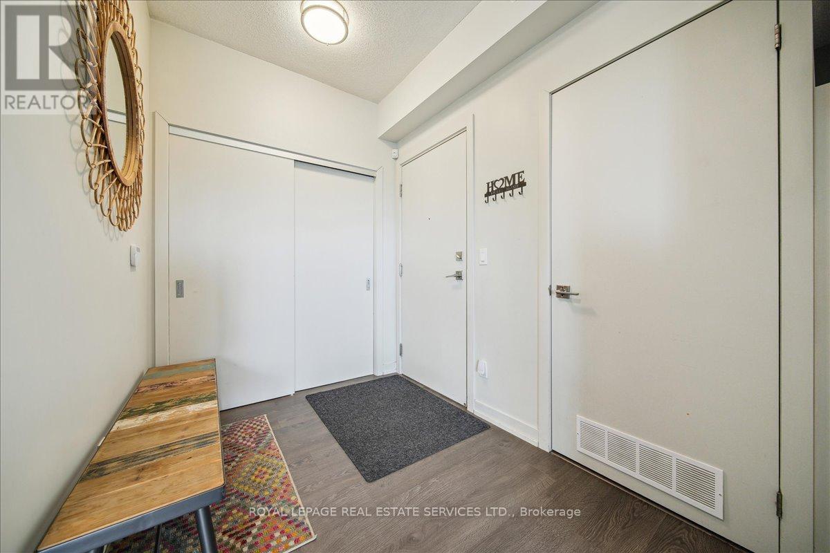 1601 - 2081 Fairview Street, Burlington, Ontario  L7R 0E4 - Photo 8 - W12153575