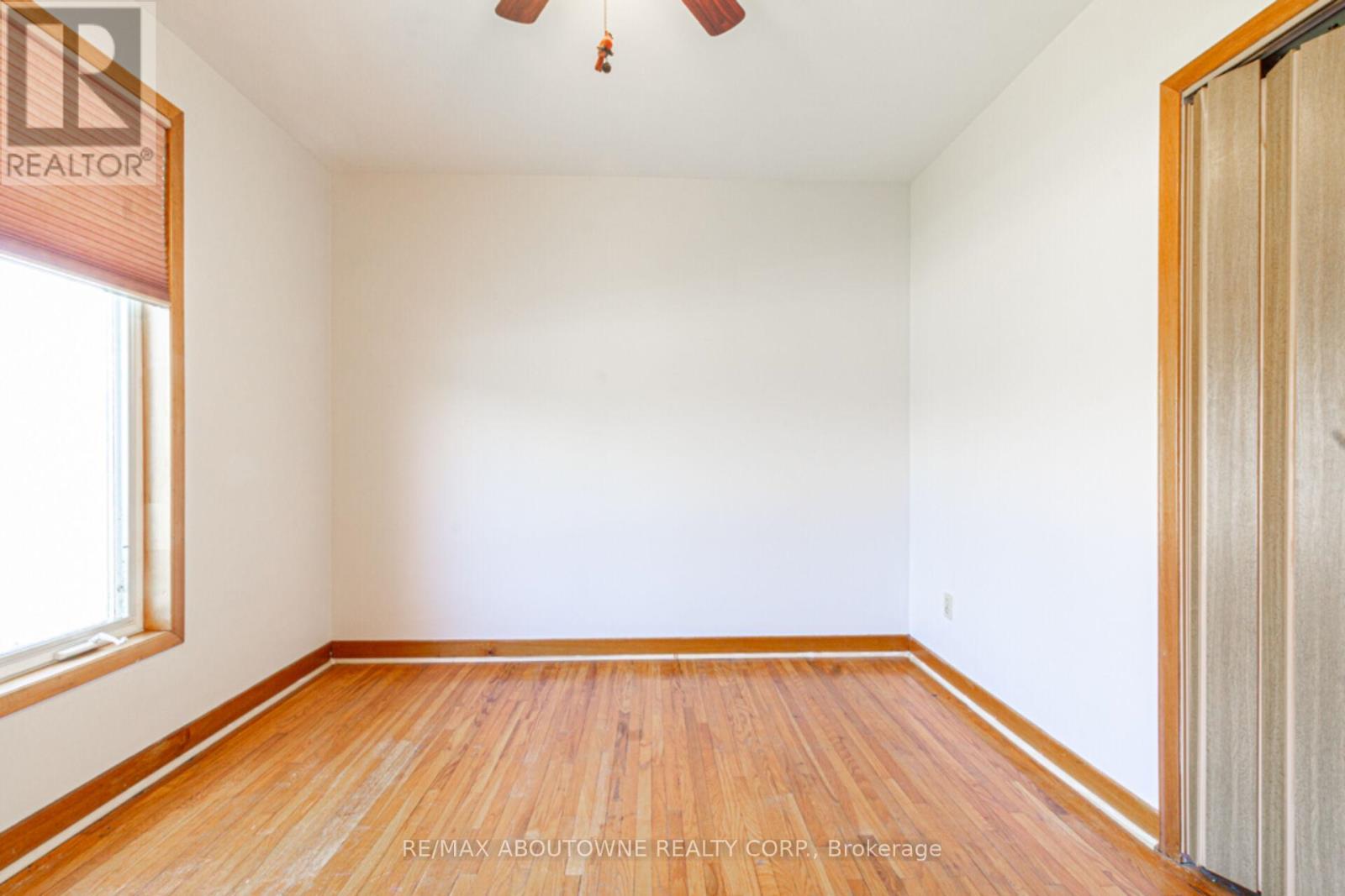2054 Bridge Road, Oakville, Ontario  L6L 2E7 - Photo 12 - W12153579