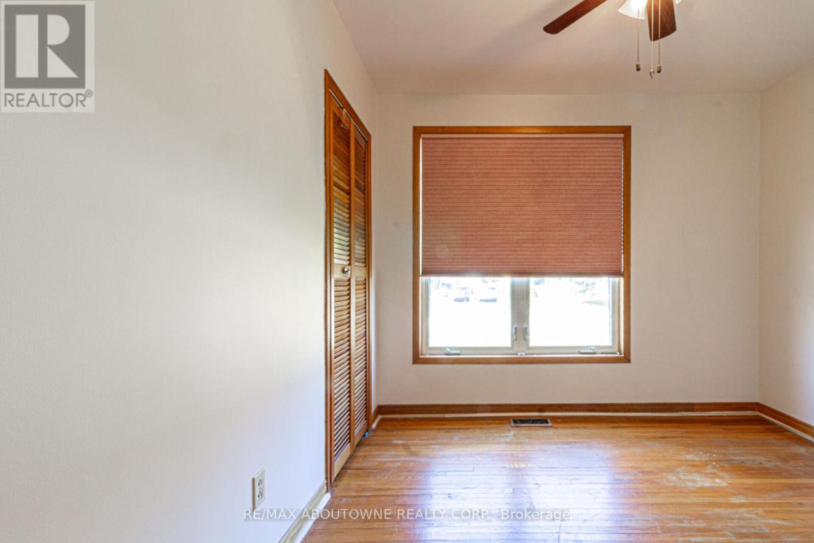 2054 Bridge Road, Oakville, Ontario  L6L 2E7 - Photo 13 - W12153579