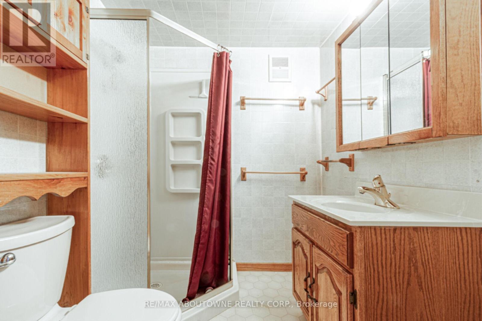 2054 Bridge Road, Oakville, Ontario  L6L 2E7 - Photo 20 - W12153579