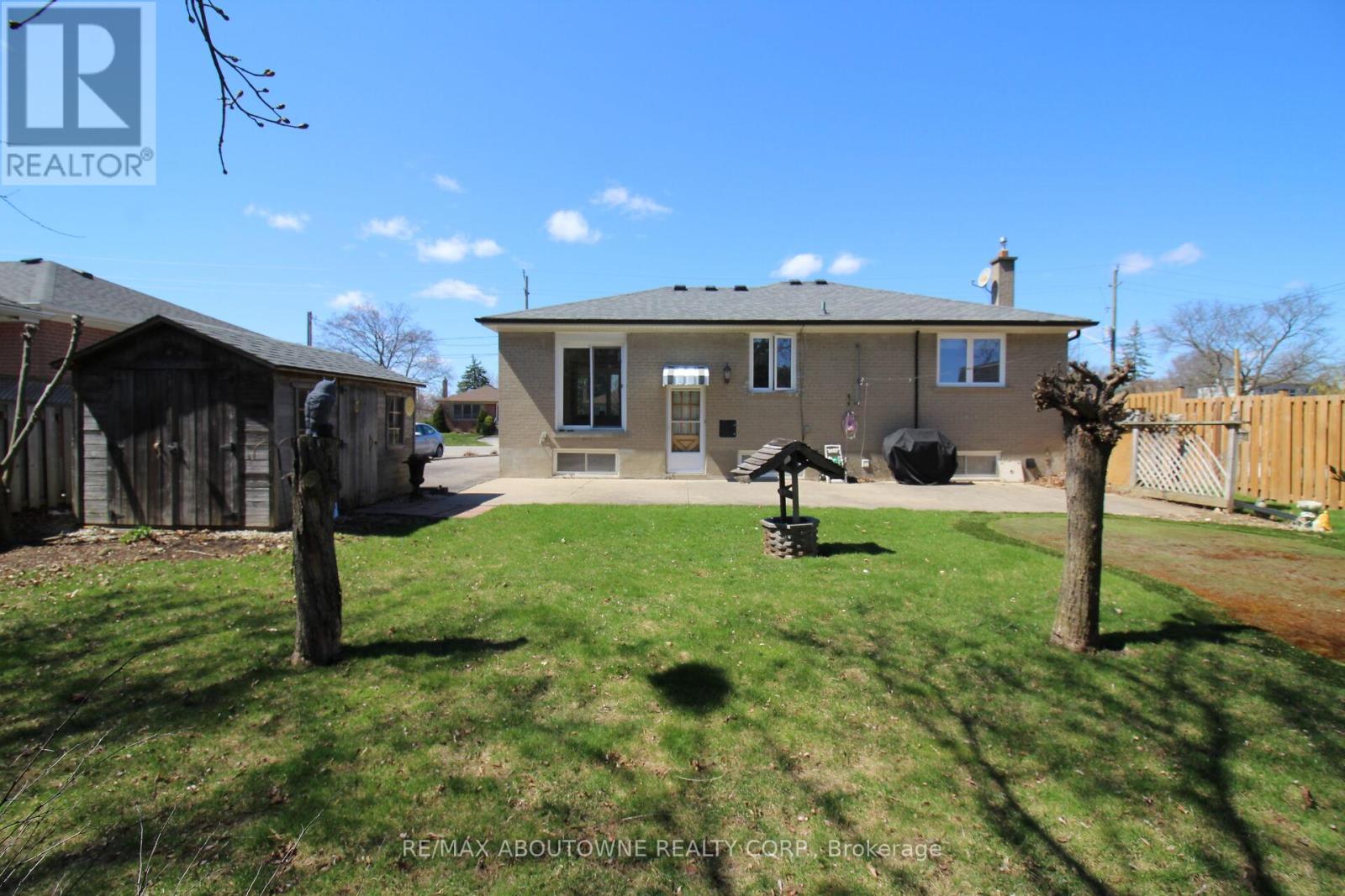 2054 Bridge Road, Oakville, Ontario  L6L 2E7 - Photo 26 - W12153579