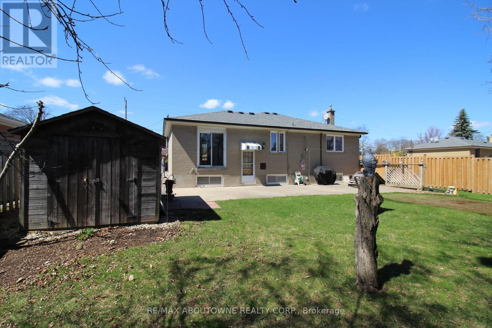 2054 Bridge Road, Oakville, Ontario  L6L 2E7 - Photo 28 - W12153579
