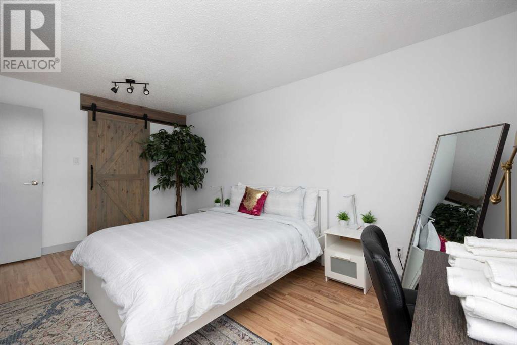 Property at 300, 14921 Macdonald Drive image 3