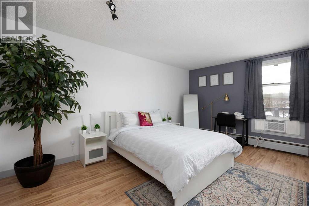 Property at 300, 14921 Macdonald Drive image 2