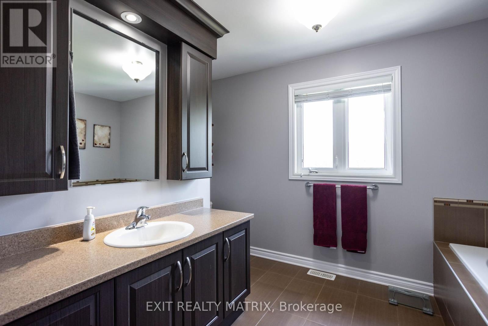 65 South Indian Drive, The Nation, Ontario  K0A 2M0 - Photo 19 - X12153751