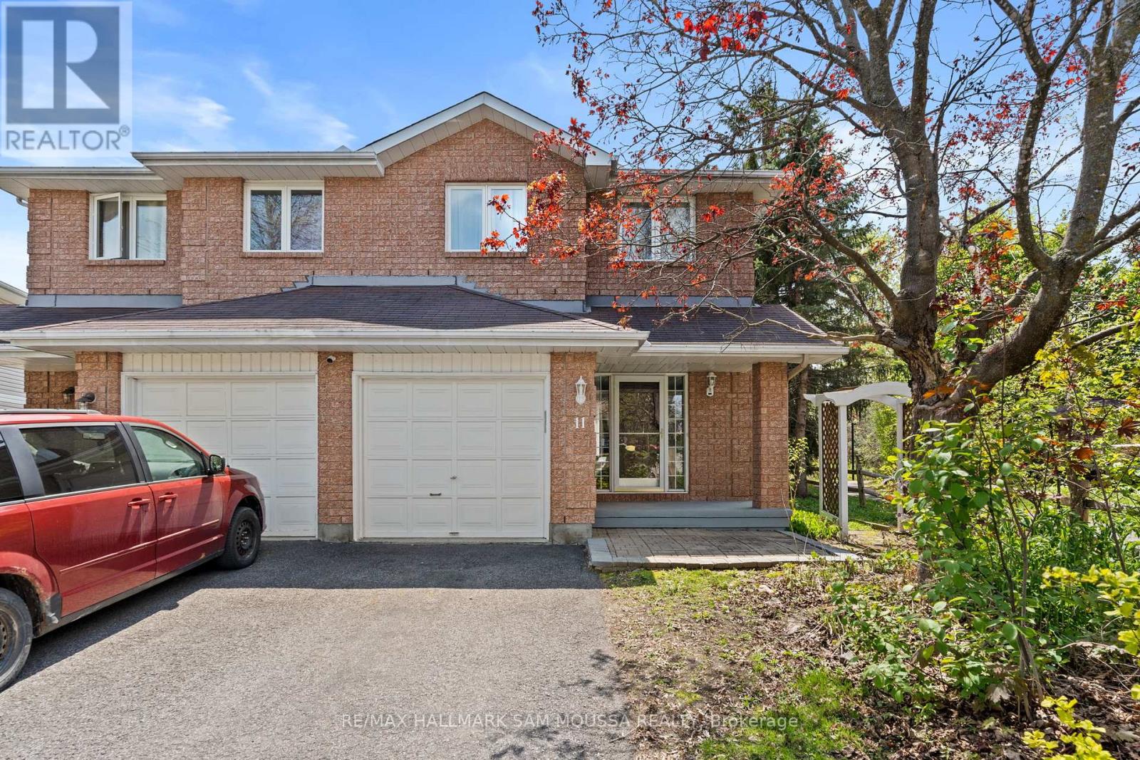 Property at 11 HIGHMONT COURT image 1