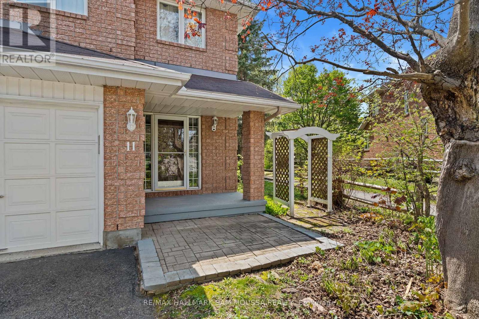 Property at 11 HIGHMONT COURT image 2