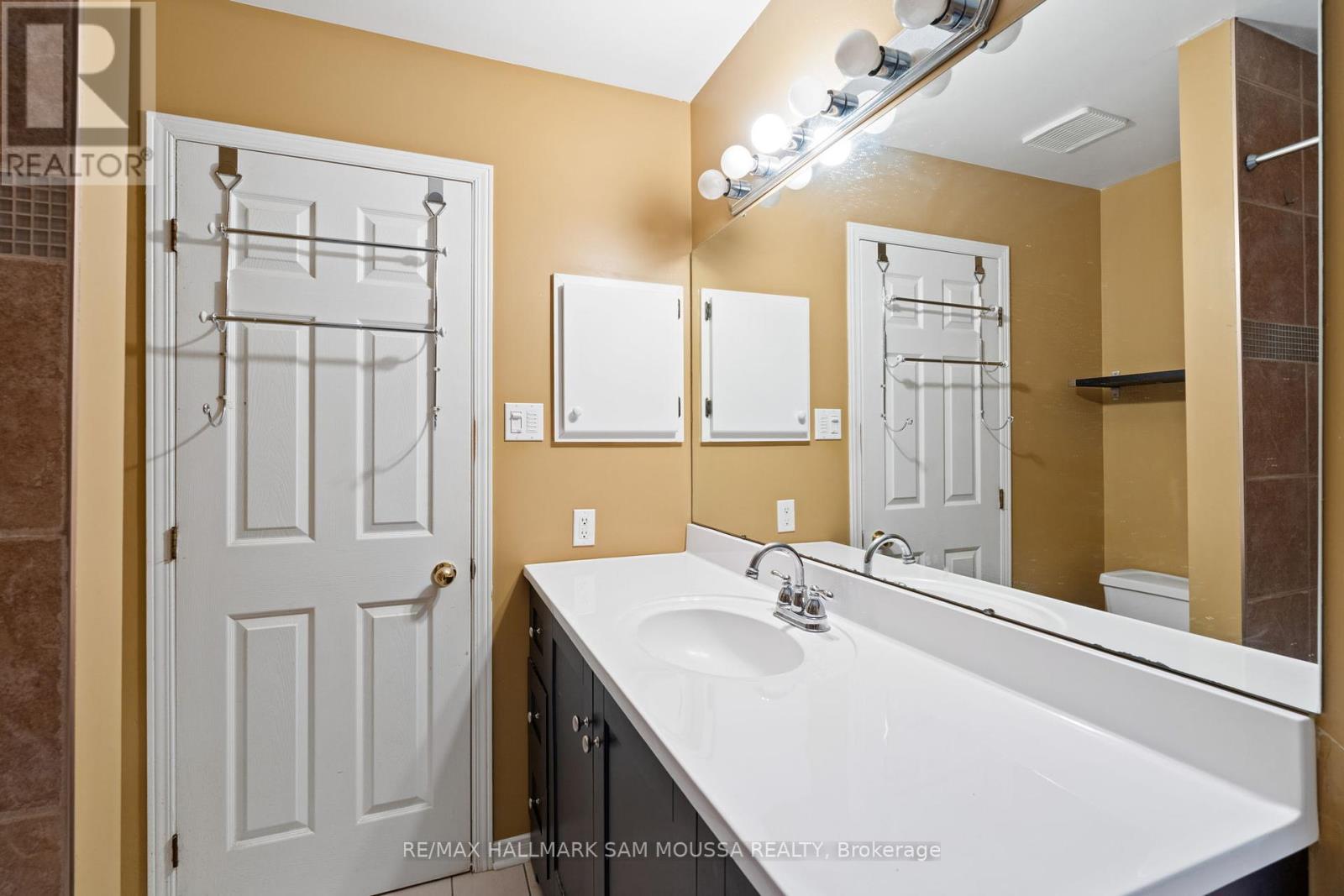11 Highmont Court, Ottawa, Ontario  K2T 1B3 - Photo 30 - X12153821