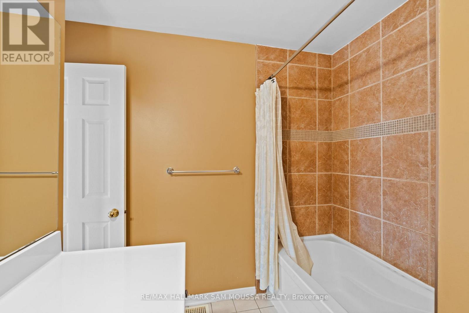 11 Highmont Court, Ottawa, Ontario  K2T 1B3 - Photo 31 - X12153821