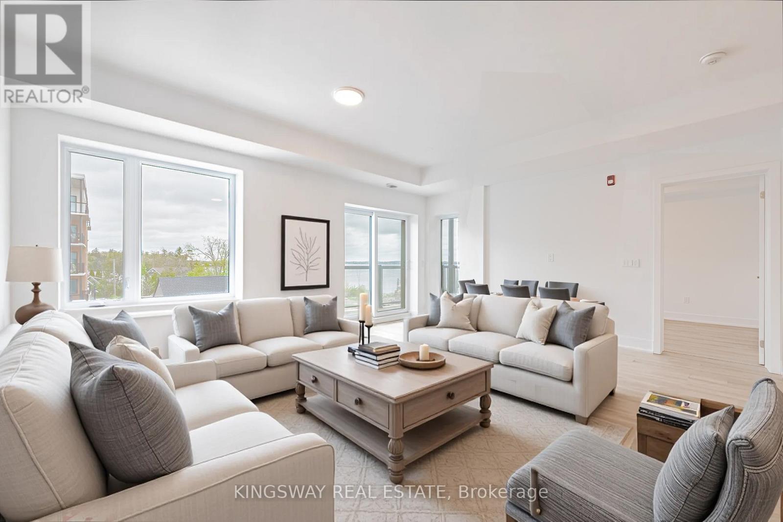 303 - 19b West Street N, Kawartha Lakes, Ontario  K0M 1N0 - Photo 4 - X12153502