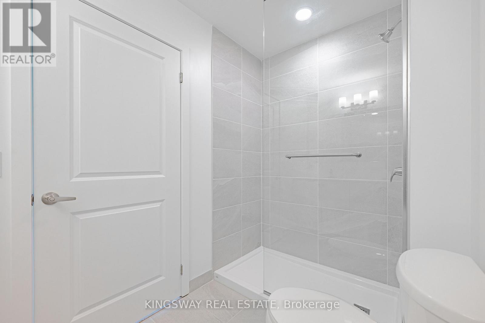 303 - 19b West Street N, Kawartha Lakes, Ontario  K0M 1N0 - Photo 9 - X12153502