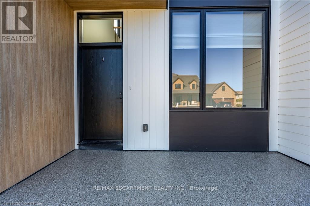 Property at 98 LAMETTI DRIVE image 3