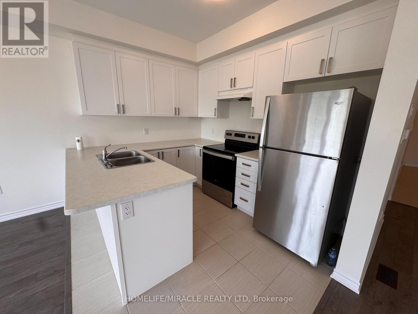 118 Winters Way, Shelburne, Ontario  L9V 2X7 - Photo 12 - X12153564