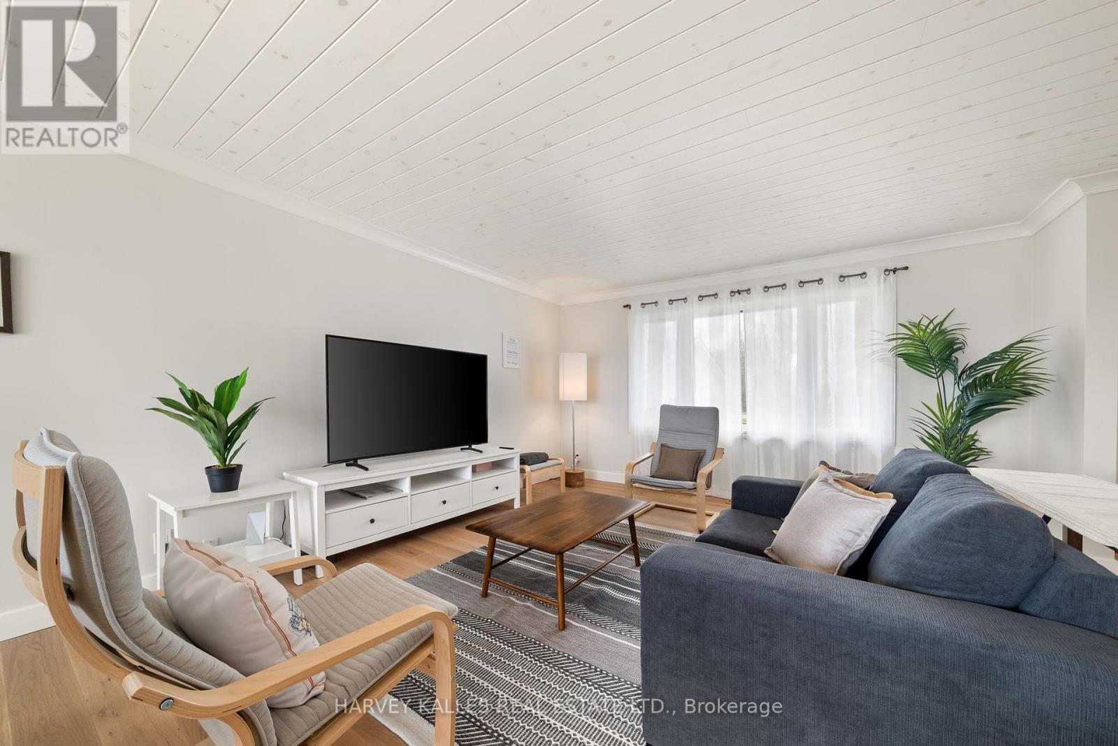 1583 Lakeside Drive, Prince Edward County, Ontario  K0K 1T0 - Photo 15 - X12149405
