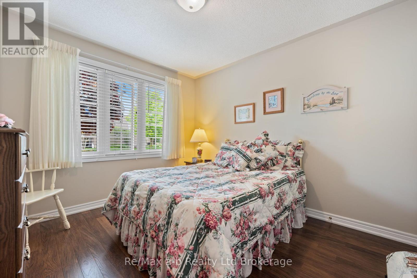 37 Fairs Crescent, Tillsonburg, Ontario  N4G 5W2 - Photo 14 - X12153638