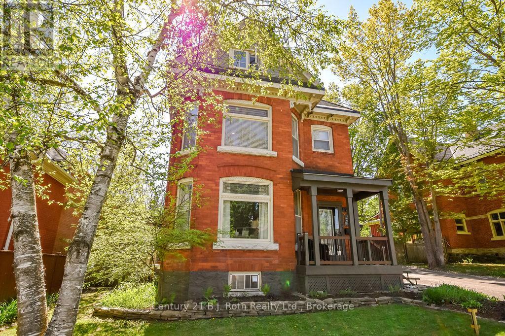 Property at 135 PETER STREET N image 2