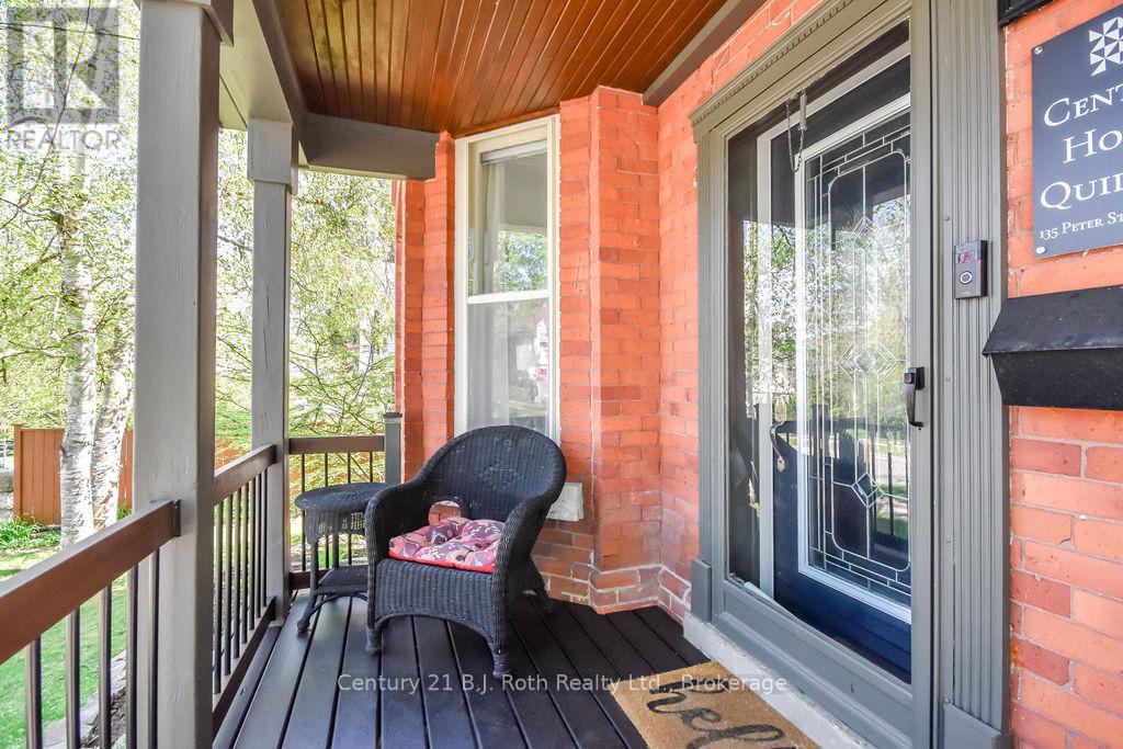 Property at 135 PETER STREET N image 3