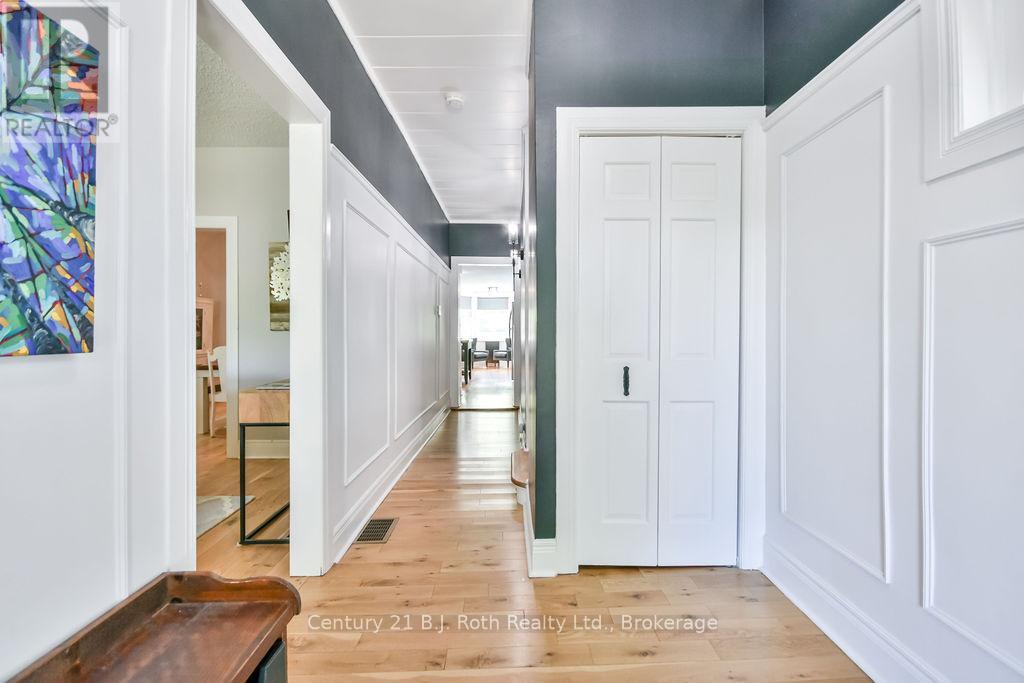 Property at 135 PETER STREET N image 5