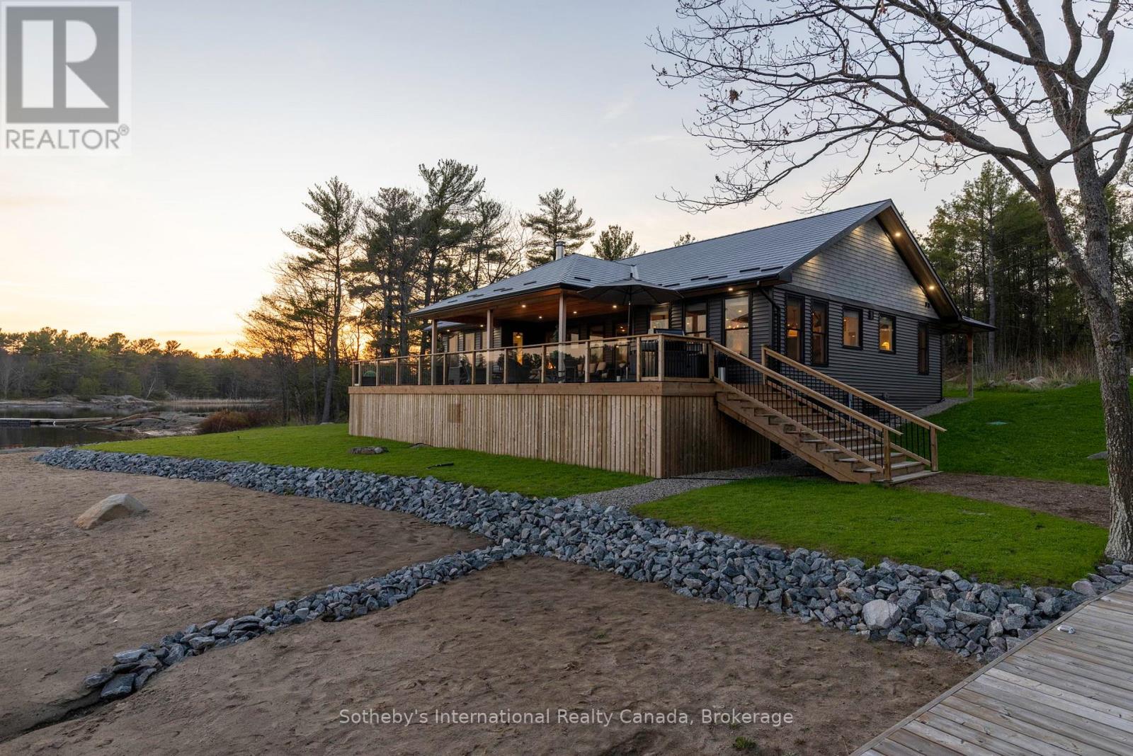 32 A11 ISLAND, The Archipelago, Ontario