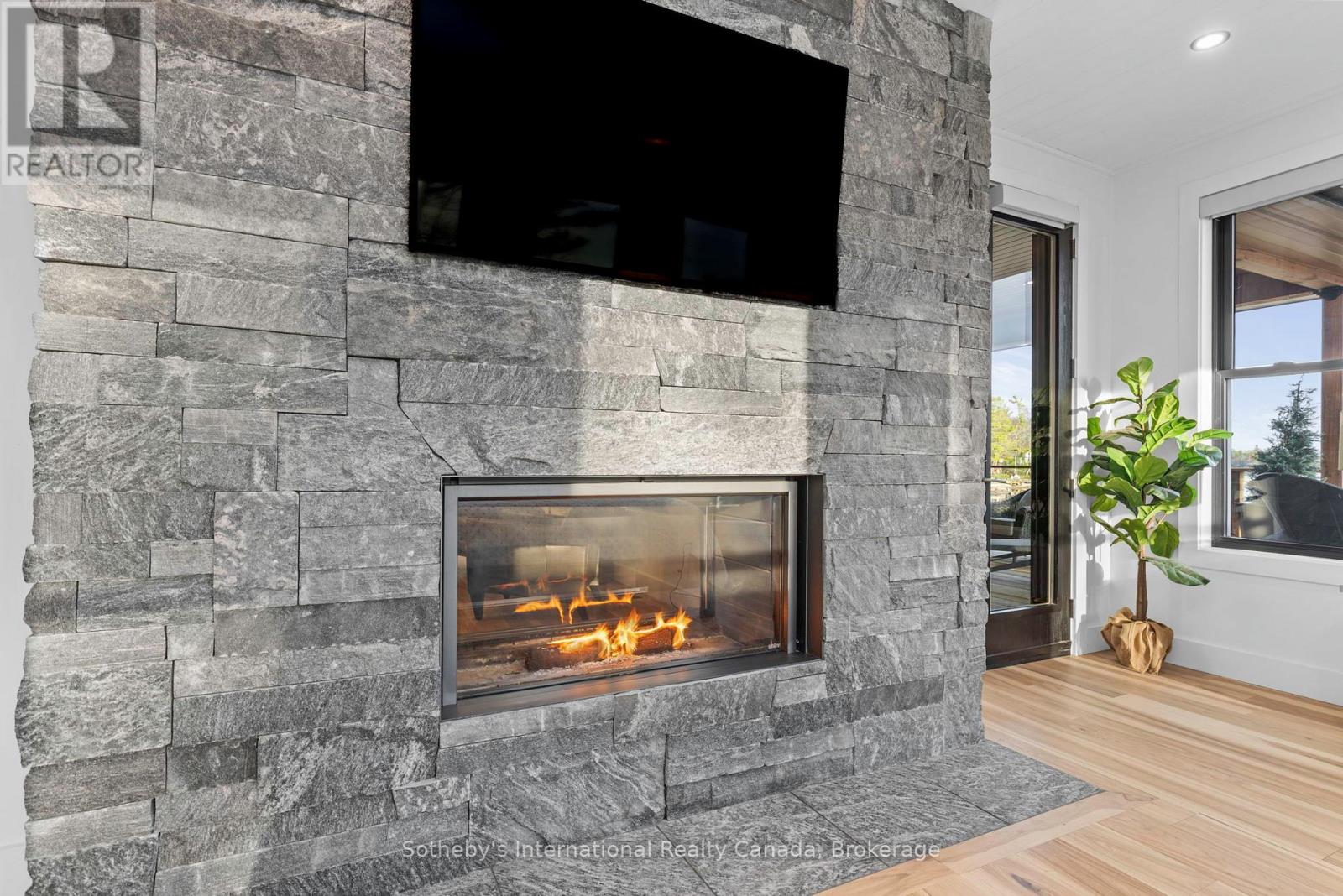 32 A11 Island, The Archipelago, Ontario  P0G 1K0 - Photo 2 - X12153611