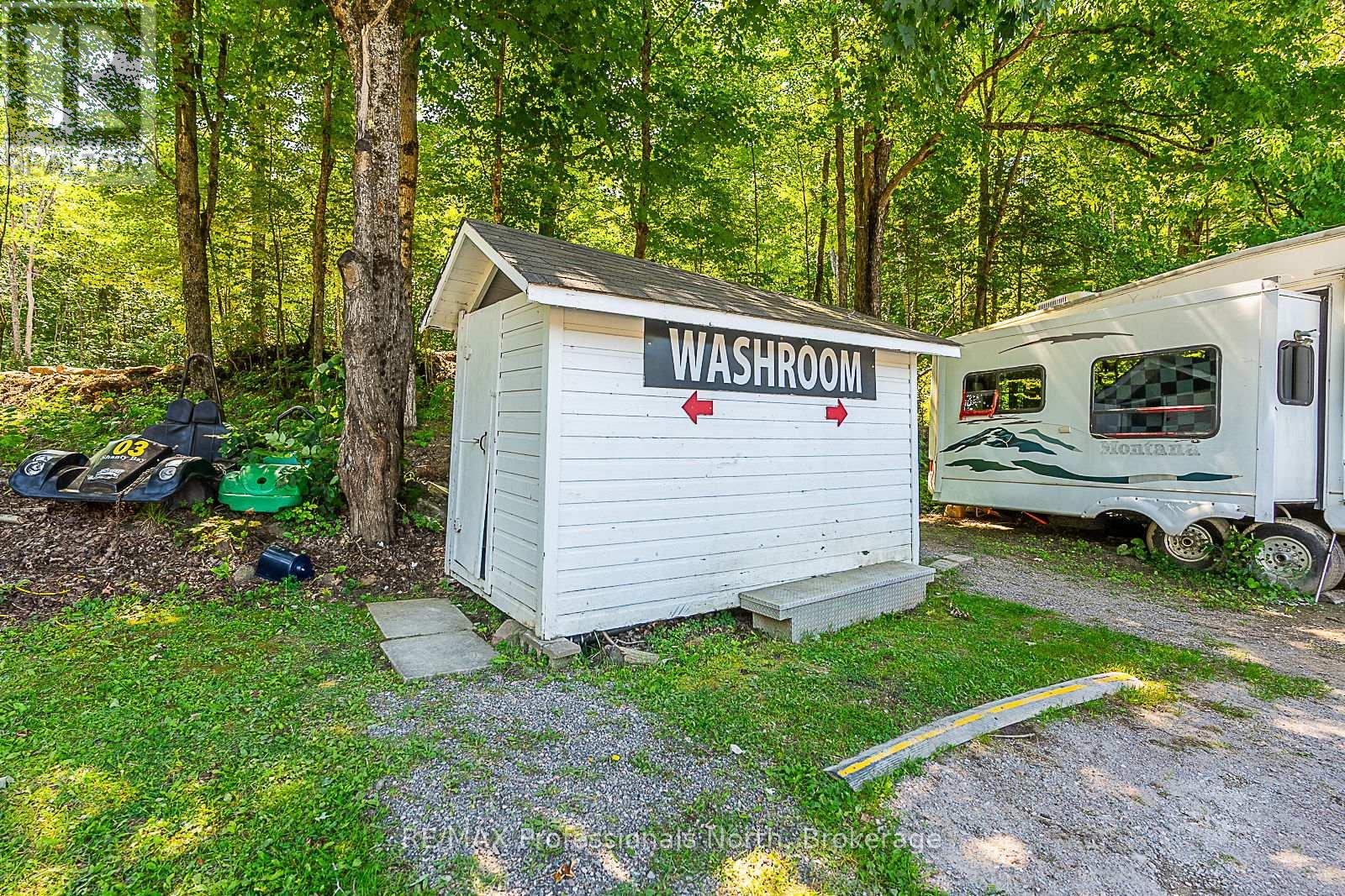 1063 Ravine Road, Minden Hills (Lutterworth), Ontario  K0M 2K0 - Photo 21 - X12153650