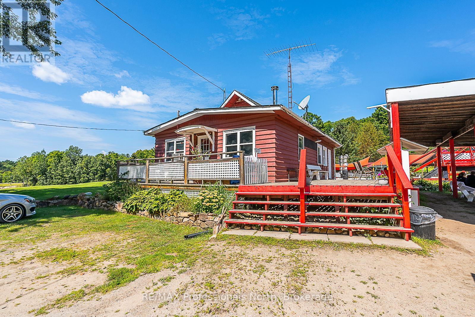 1063 Ravine Road, Minden Hills (Lutterworth), Ontario  K0M 2K0 - Photo 26 - X12153650