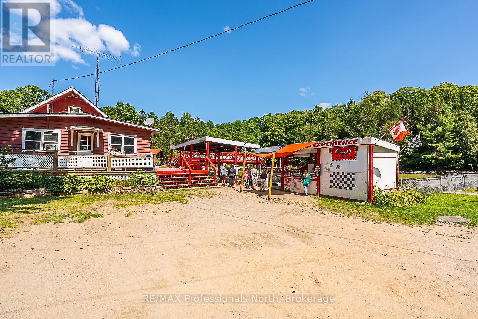 1063 Ravine Road, Minden Hills (Lutterworth), Ontario  K0M 2K0 - Photo 3 - X12153650