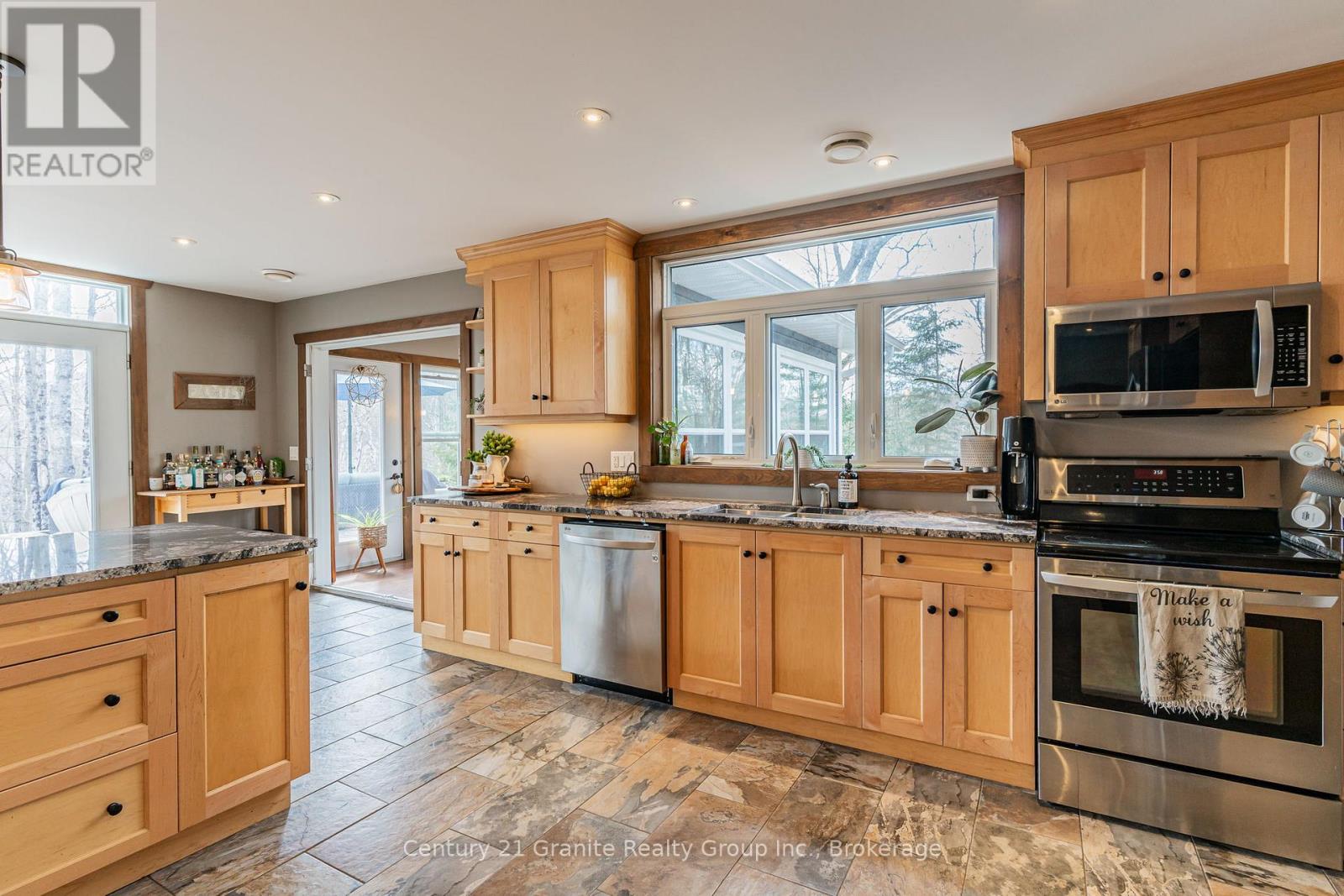 1277 Grace Road, Minden Hills, Ontario  K0M 2K0 - Photo 11 - X12153672