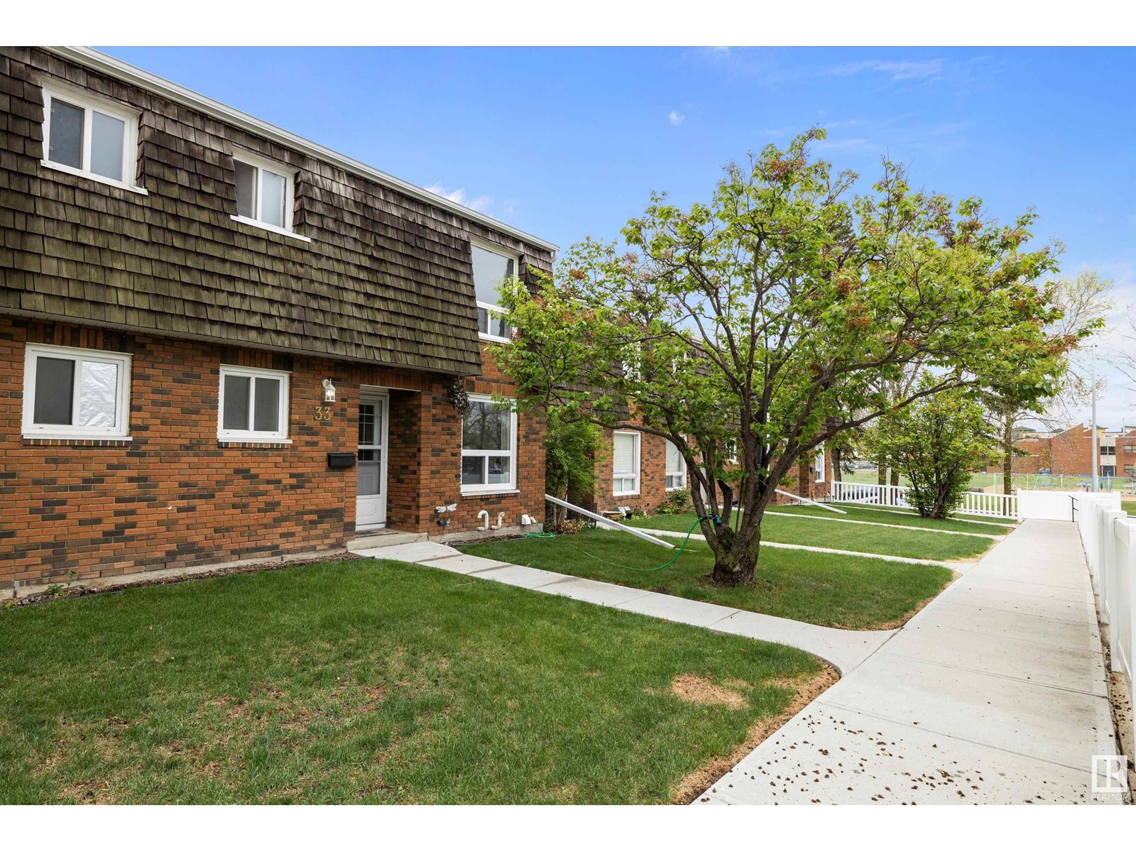 Property at 33 GREAT OA image 3