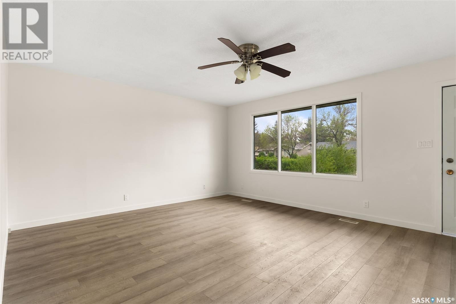 Property at 3111 Dewdney AVENUE E image 4