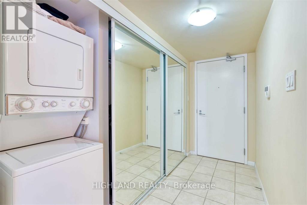 303 - 38 Grenville Street, Toronto, Ontario  M4Y 1A5 - Photo 15 - C12153784