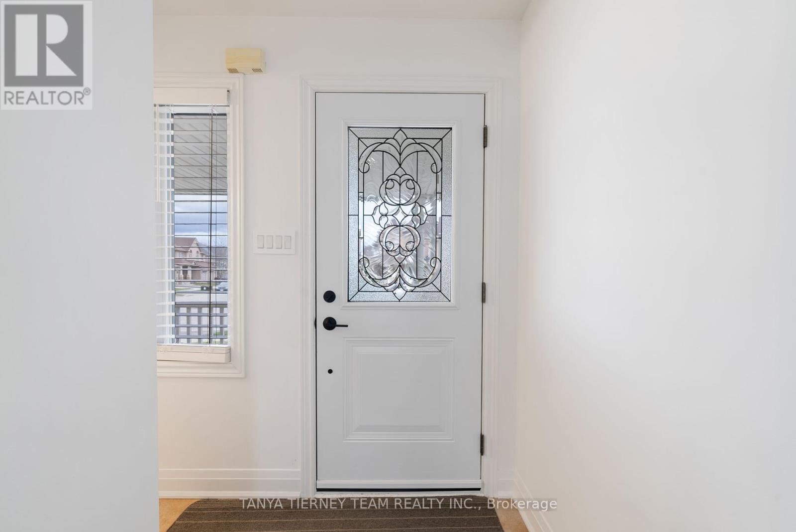 95 Brownridge Place, Whitby, Ontario  L1P 1W1 - Photo 5 - E12153623