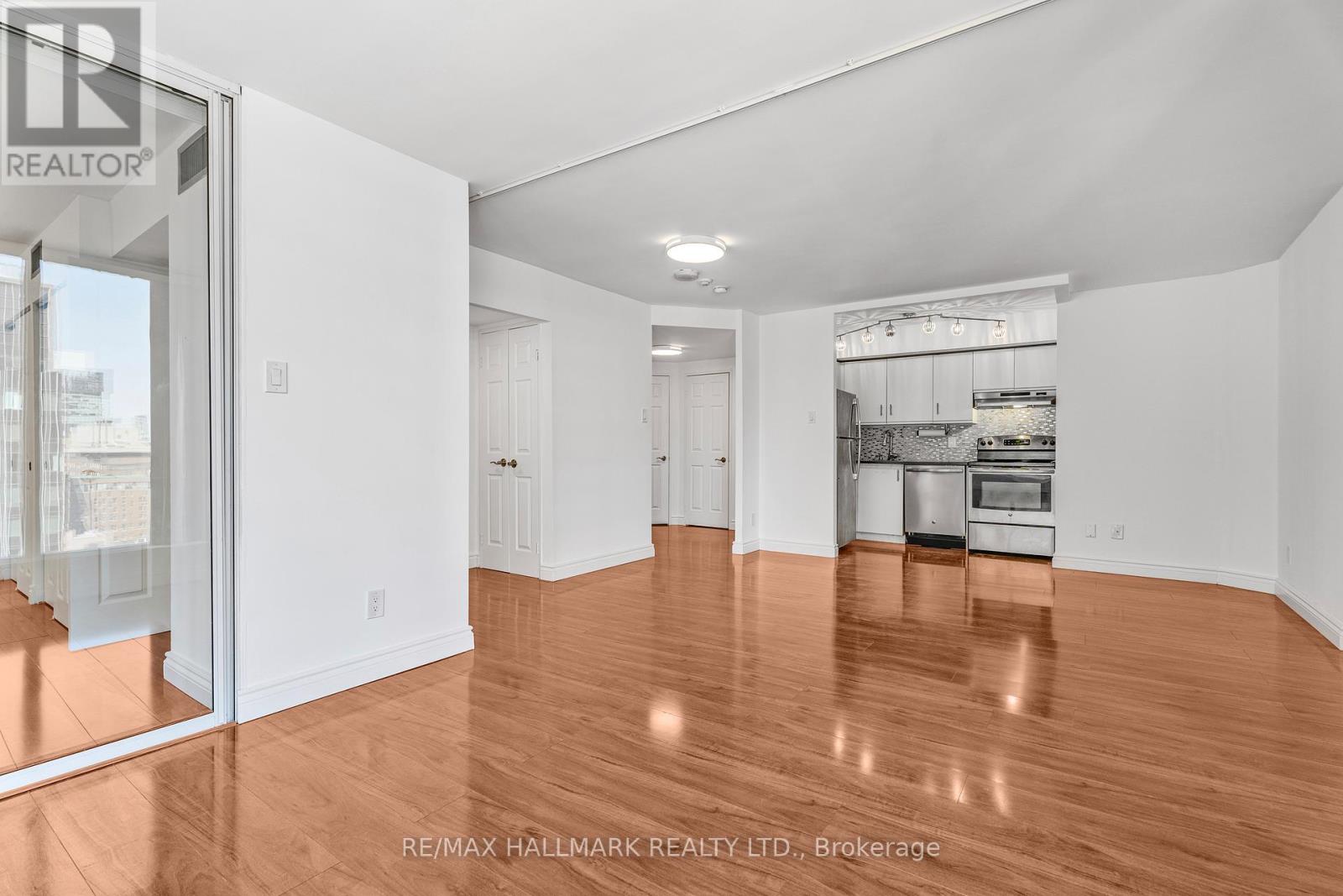 1607 - 55 Centre Avenue, Toronto, Ontario  M5G 2H5 - Photo 17 - C12146292