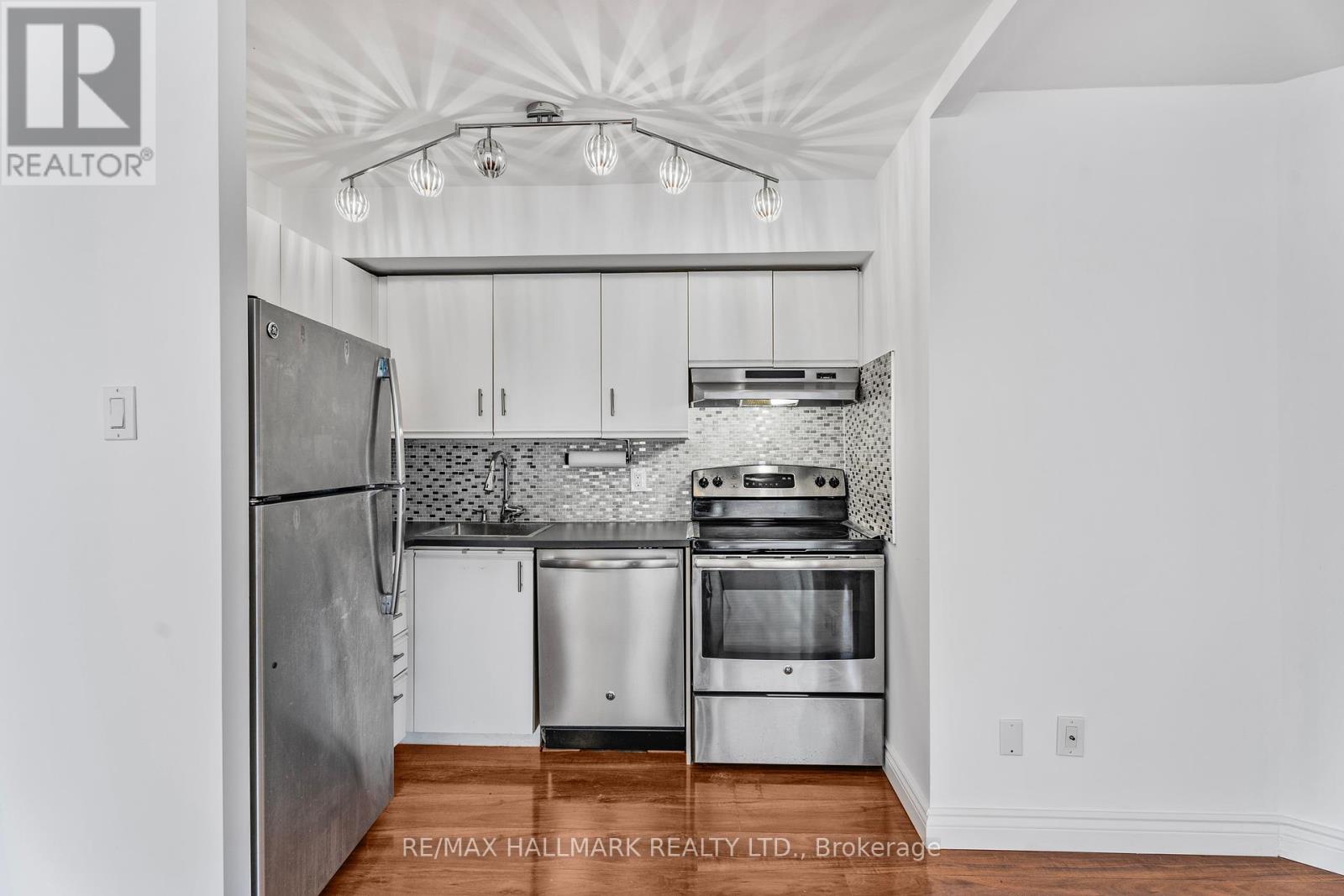 1607 - 55 Centre Avenue, Toronto, Ontario  M5G 2H5 - Photo 21 - C12146292