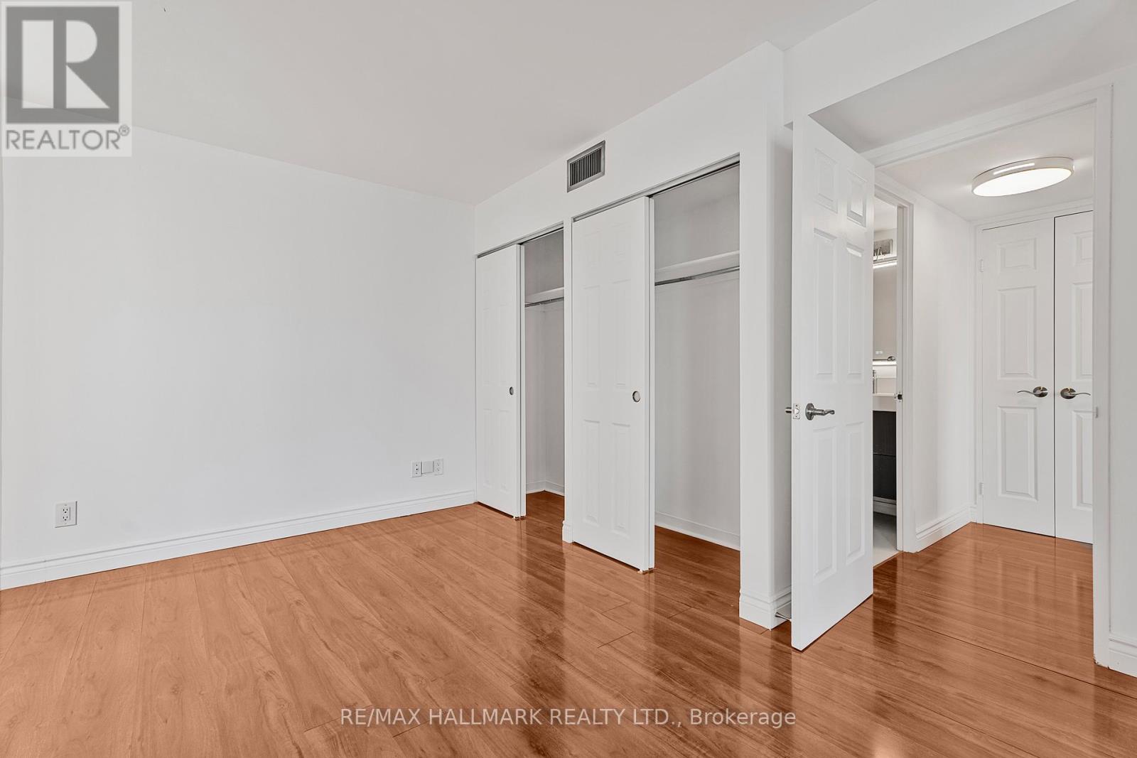 1607 - 55 Centre Avenue, Toronto, Ontario  M5G 2H5 - Photo 15 - C12146292
