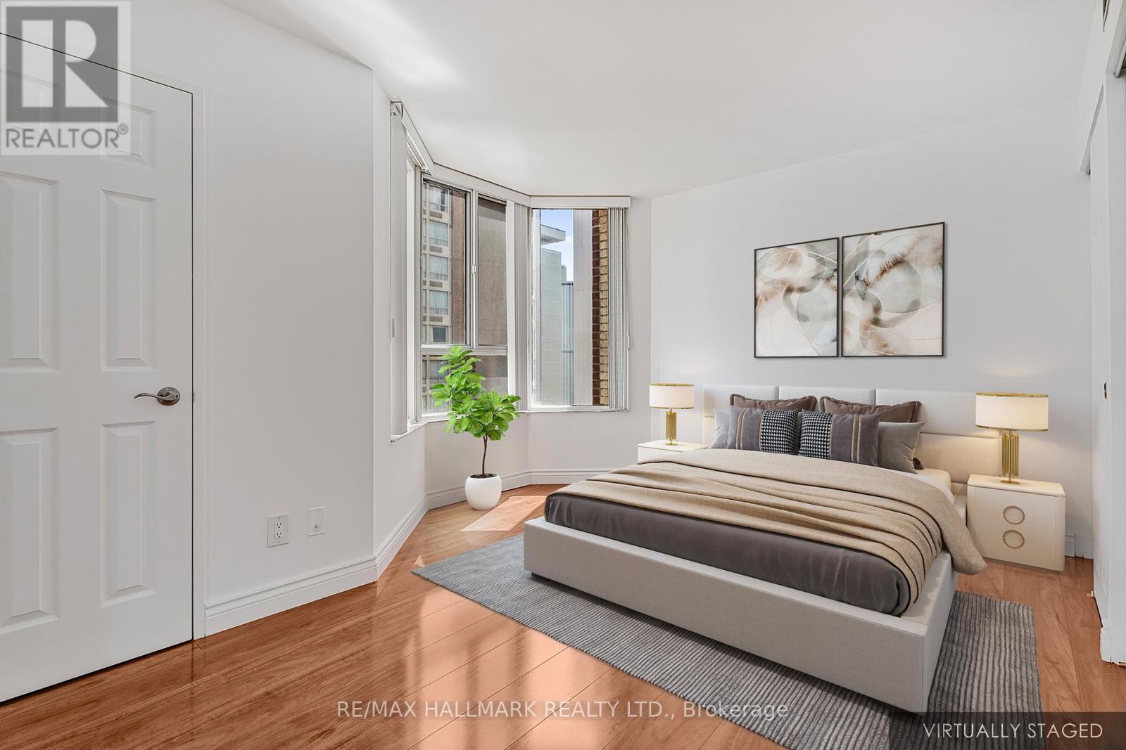 1607 - 55 Centre Avenue, Toronto, Ontario  M5G 2H5 - Photo 4 - C12146292