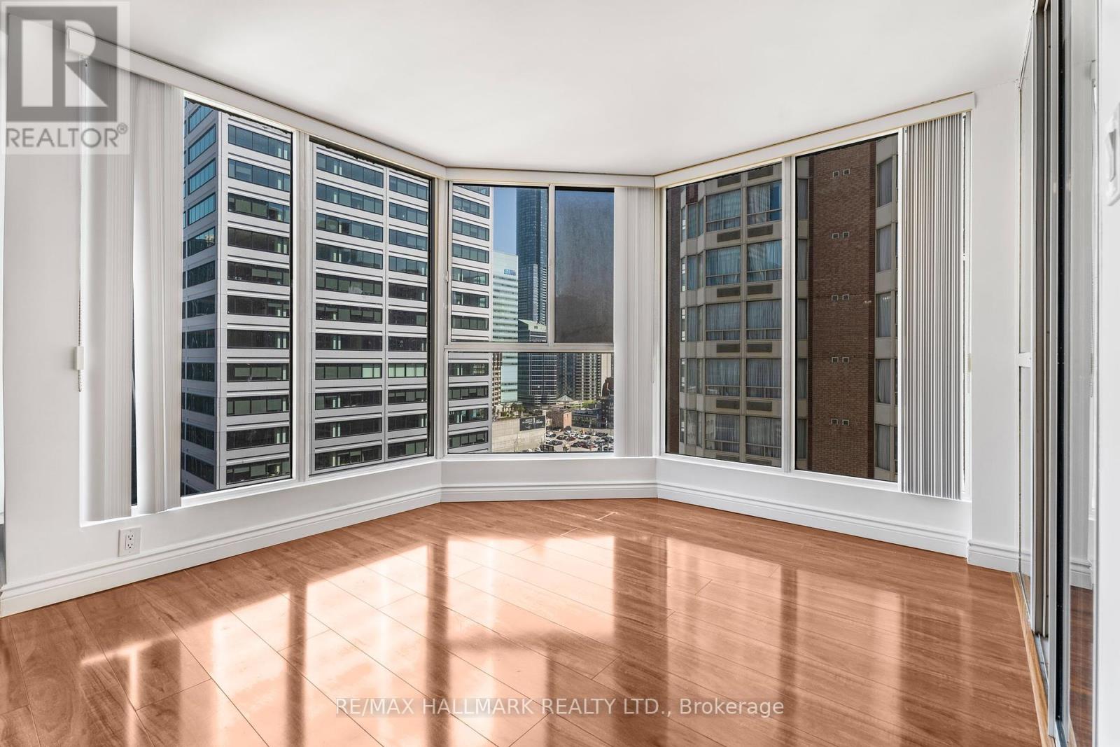 1607 - 55 Centre Avenue, Toronto, Ontario  M5G 2H5 - Photo 6 - C12146292